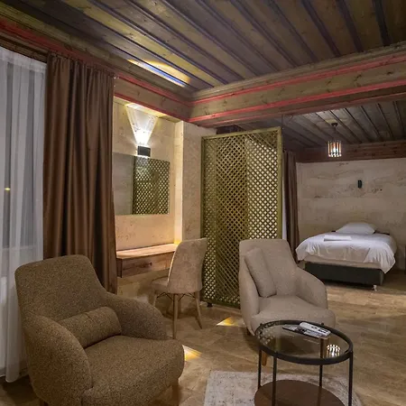 Uchisar Premium מלון *