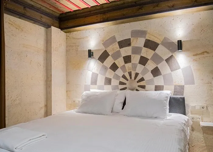 Uchisar Premium Hotel *