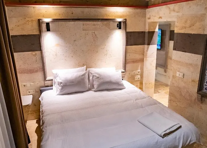 Uchisar Premium Hotel *